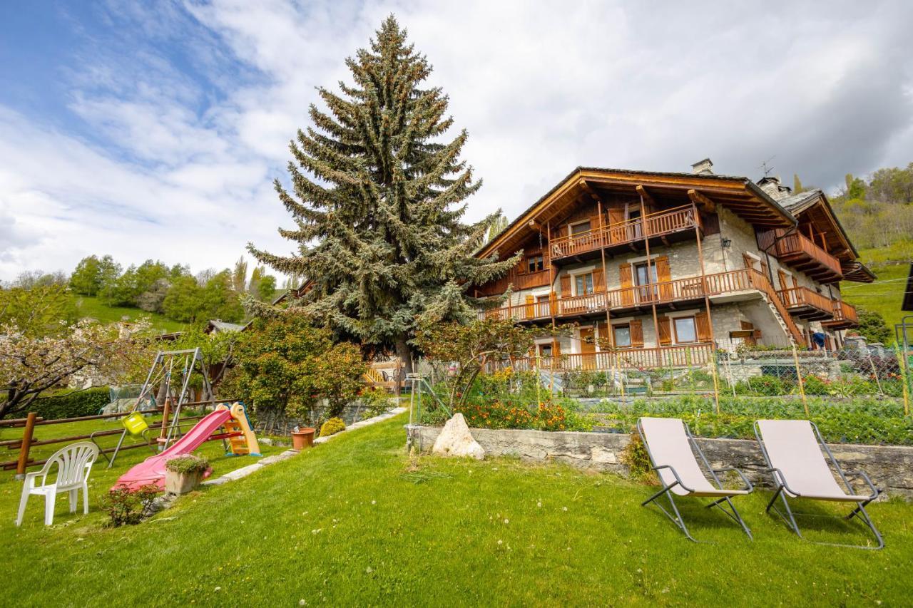 Le Vieux Noyer - Appartamenti Al Verde Villaggio Di Rumiod Сен-П'єрр Екстер'єр фото