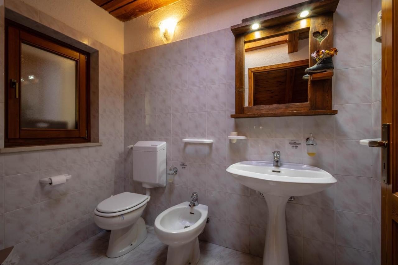 Le Vieux Noyer - Appartamenti Al Verde Villaggio Di Rumiod Сен-П'єрр Екстер'єр фото