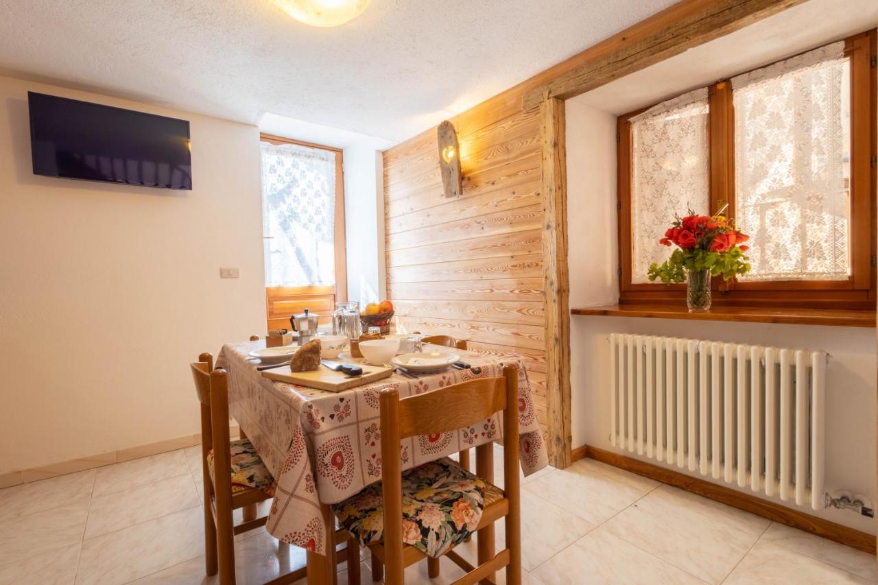 Le Vieux Noyer - Appartamenti Al Verde Villaggio Di Rumiod Сен-П'єрр Екстер'єр фото