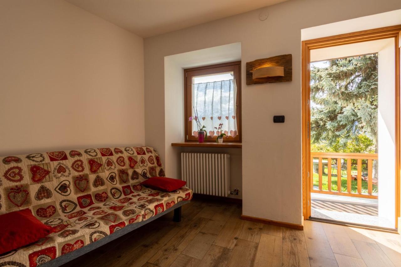 Le Vieux Noyer - Appartamenti Al Verde Villaggio Di Rumiod Сен-П'єрр Екстер'єр фото