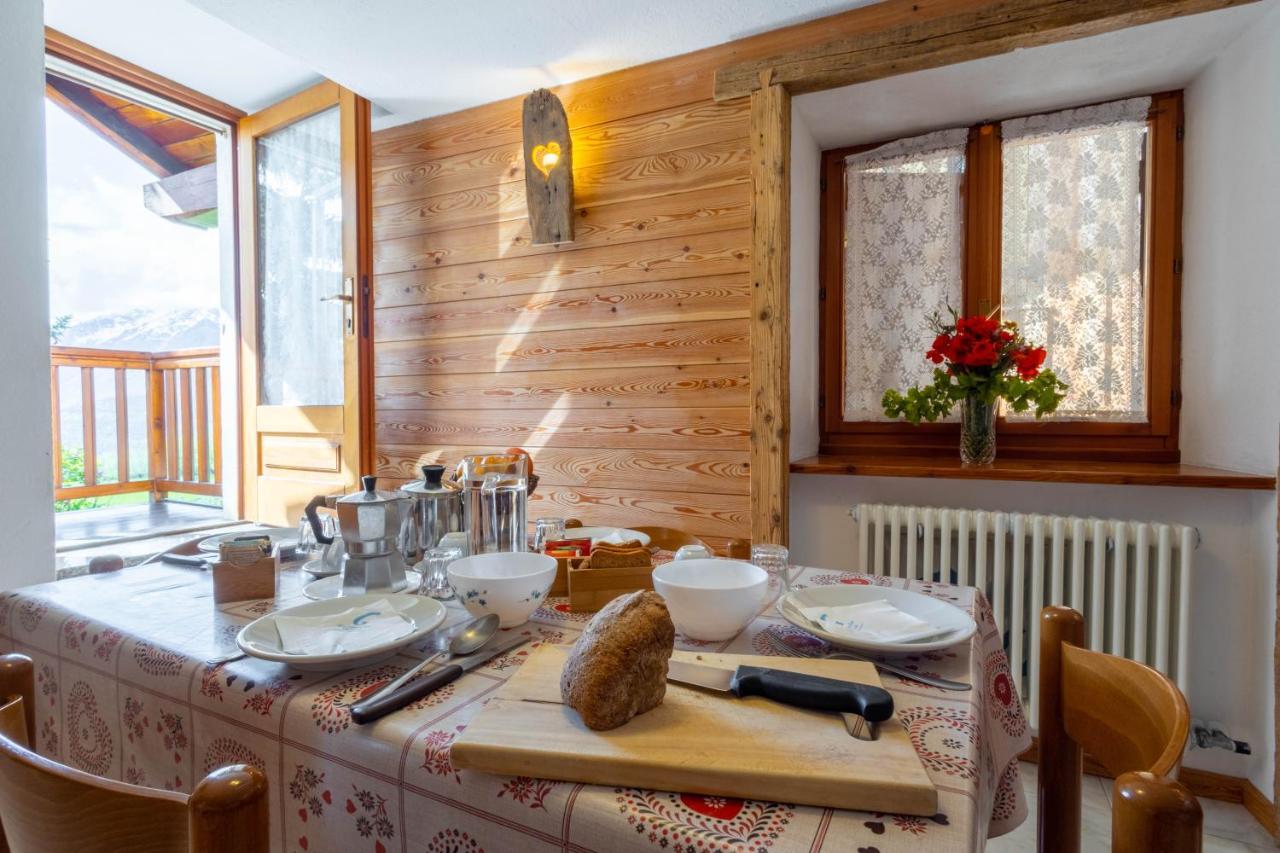Le Vieux Noyer - Appartamenti Al Verde Villaggio Di Rumiod Сен-П'єрр Екстер'єр фото