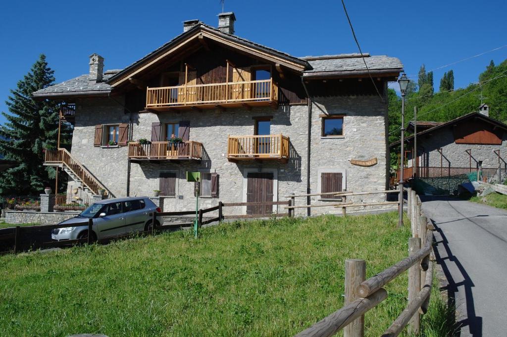 Le Vieux Noyer - Appartamenti Al Verde Villaggio Di Rumiod Сен-П'єрр Екстер'єр фото