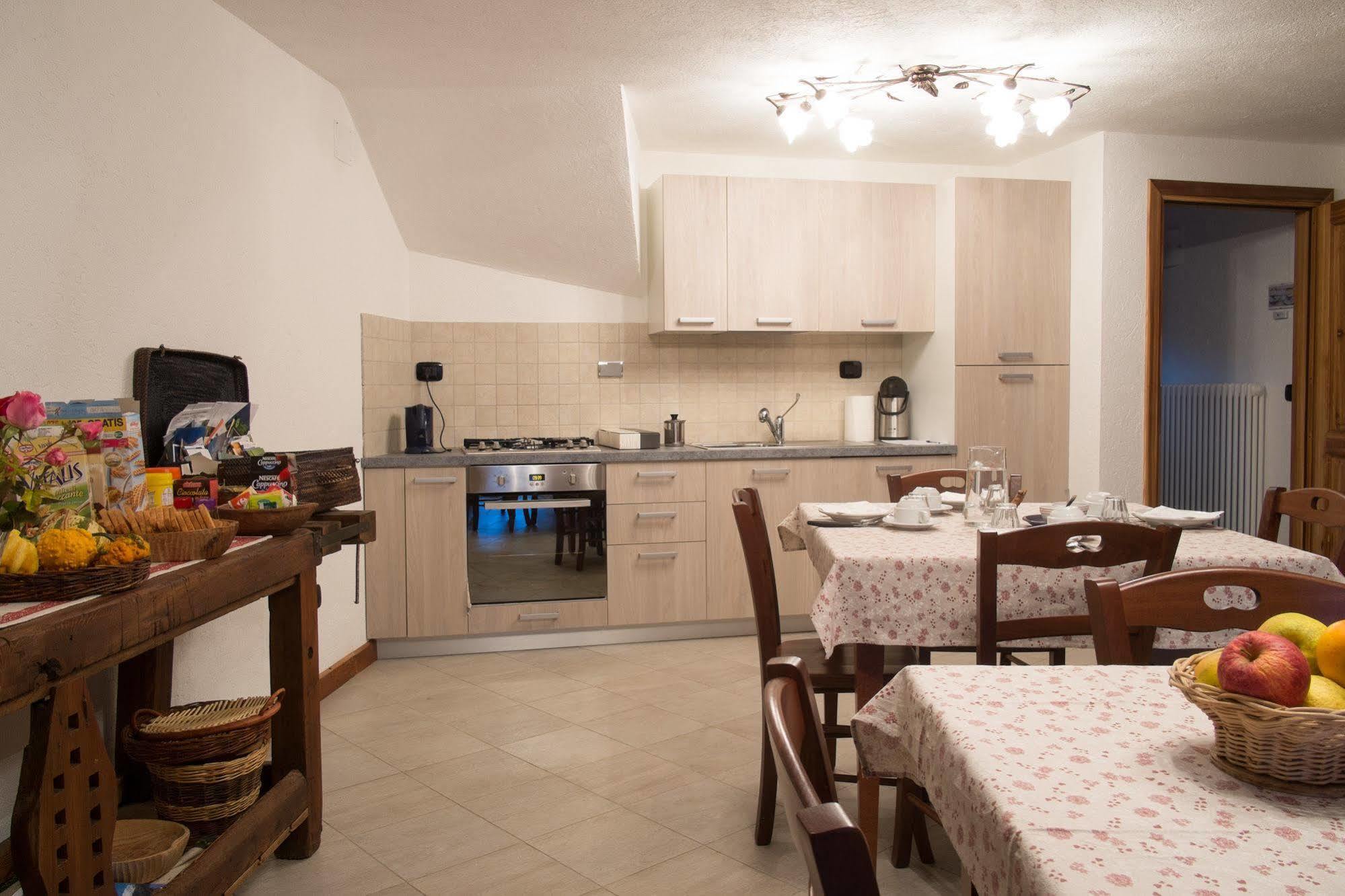Le Vieux Noyer - Appartamenti Al Verde Villaggio Di Rumiod Сен-П'єрр Екстер'єр фото
